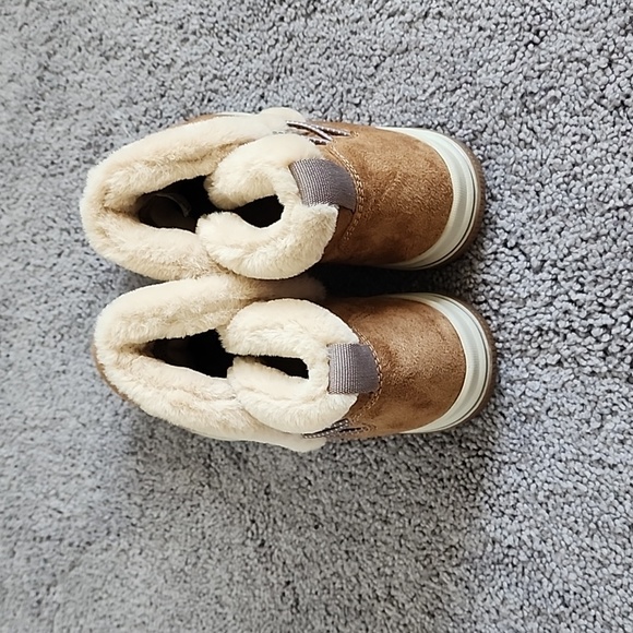 Clarks Fur Ankle Boots - Picture 2 of 5